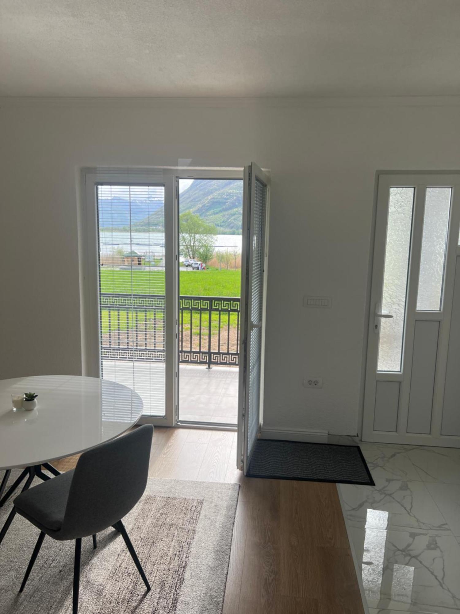 Saraapartmani Plav Extérieur photo